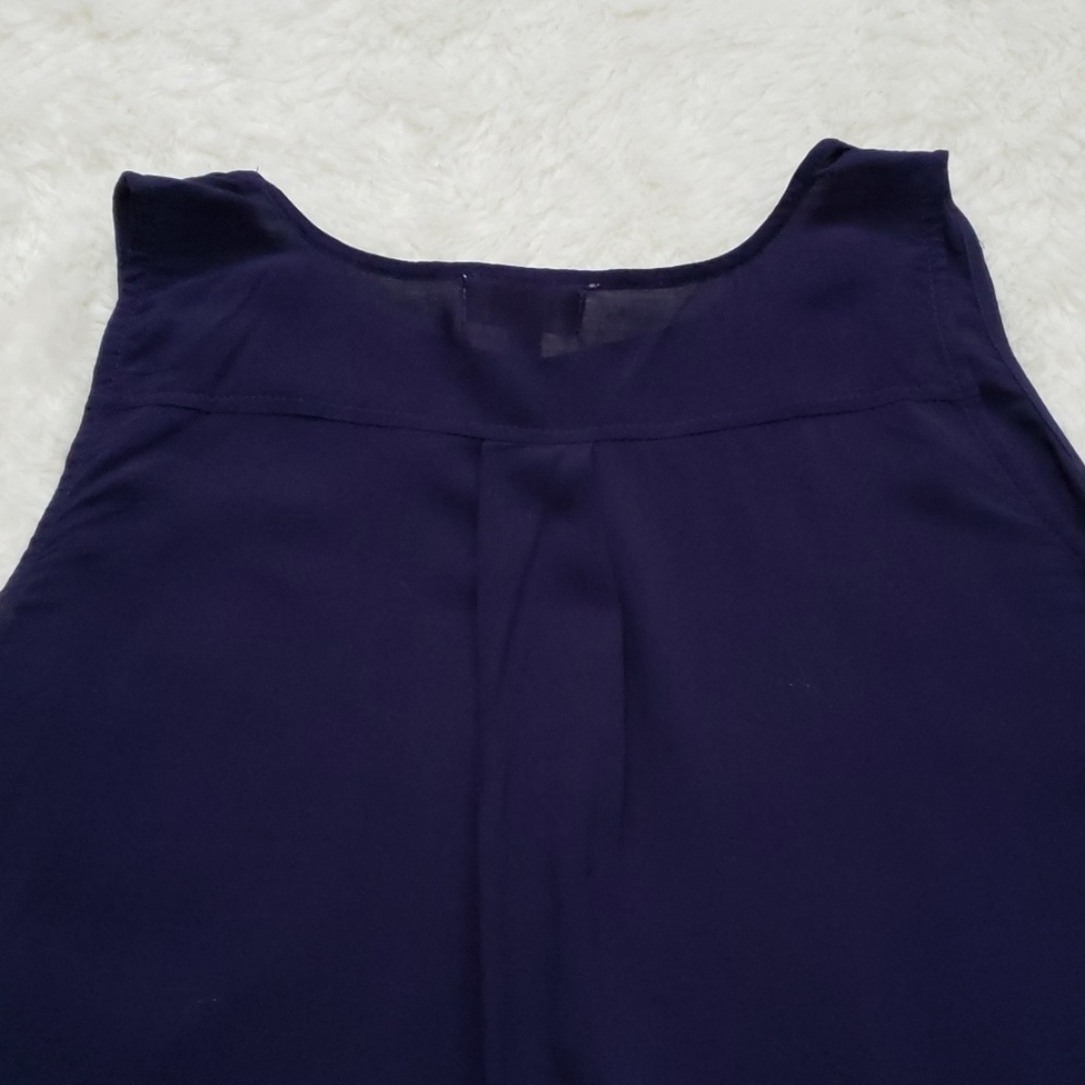 Flowy Lace Tank - Picture 2 of 6